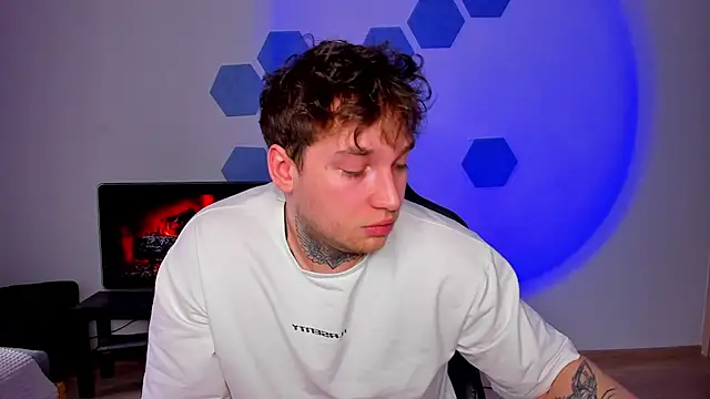 Snapshot of Chris_Tyson chatting on April 2026 09:18:01 AM Chris Tyson online show from April 2026 09:18:01 AM