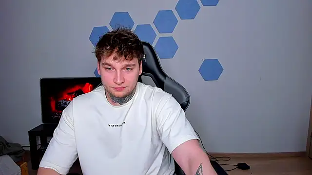 Snapshot of Chris_Tyson chatting on April 2026 10:00:02 PM Chris Tyson online show from April 2026 10:00:02 PM