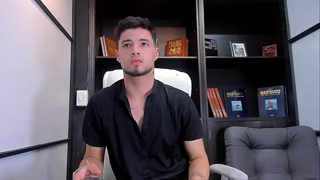 EdwardRoss  online show from March 2025 07:49:02 PM