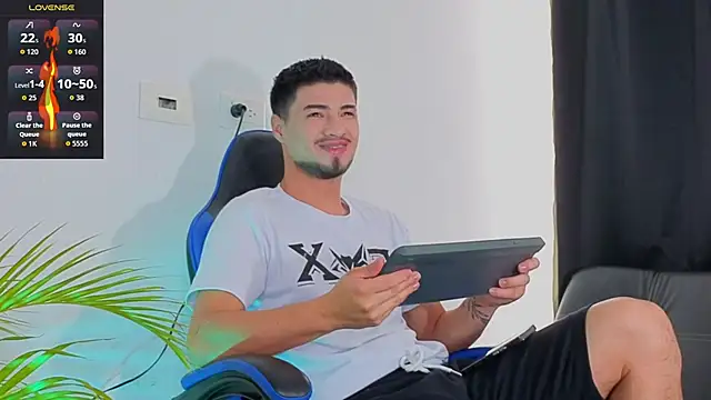 EdwardRoss  online show from November 2025 08:34:02 PM