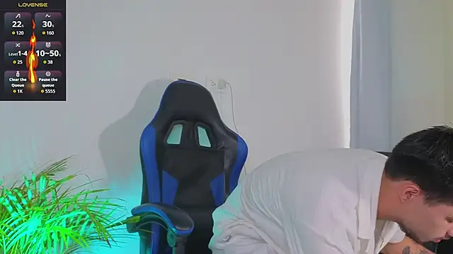 EdwardRoss  online show from February 2026 09:44:02 PM