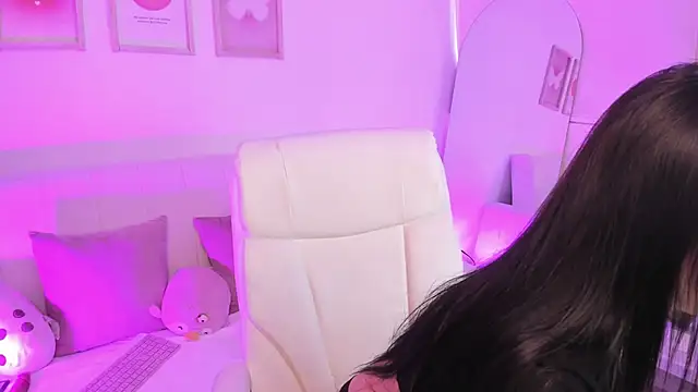 Snapshot of Steff_London chatting on February 2025 07:46:01 PM Steff London online show from February 2025 07:46:01 PM