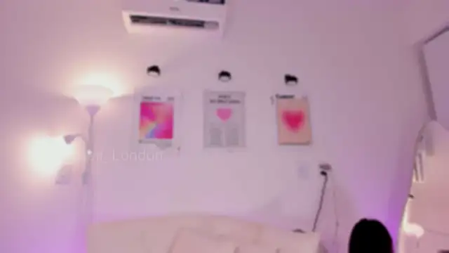 Snapshot of Steff_London chatting on November 2025 11:16:02 PM Steff London online show from November 2025 11:16:02 PM