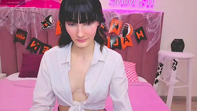 Lili flowerr online show from October 2025 11:12:02 AM