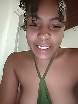 Julia Pretinha online show from November 2025 12:16:02 PM