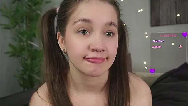 AmiLewis online show from January 2025 04:09:01 AM