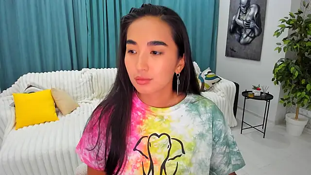 worldofkim online show from January 2025 02:18:01 PM