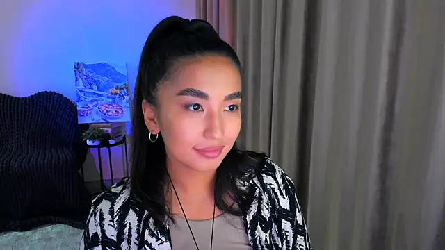 worldofkim online show from February 2025 09:31:01 PM