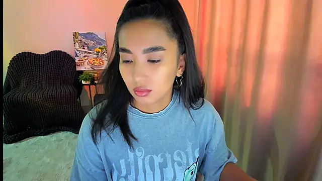 worldofkim online show from February 2025 05:36:02 AM