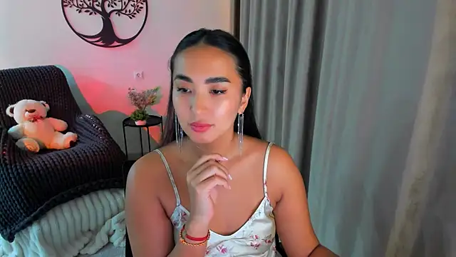 worldofkim online show from September 2025 09:20:01 PM