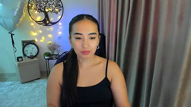 worldofkim online show from May 2026 03:07:01 PM