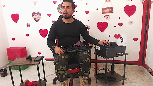 Snapshot of KalethBigDick chatting on February 2026 03:06:01 AM KalethBigDick online show from February 2026 03:06:01 AM