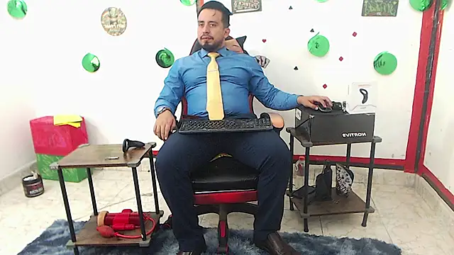 Snapshot of KalethBigDick chatting on April 2026 12:32:02 PM KalethBigDick online show from April 2026 12:32:02 PM