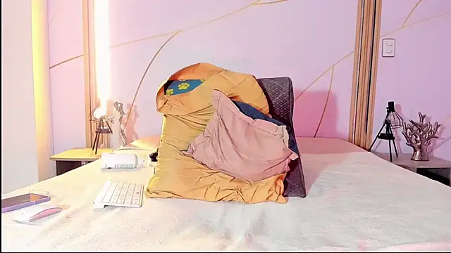 CheryHandsome online show from February 2025 11:01:02 PM