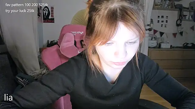 Snapshot of lil_lia chatting on April 2026 10:01:02 PM lil lia online show from April 2026 10:01:02 PM
