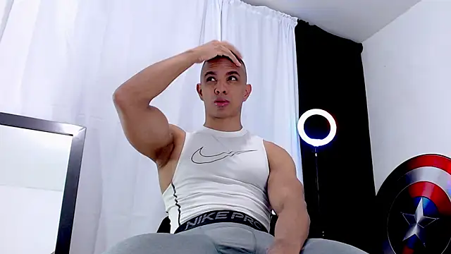 Antonywebb94 online show from May 2026 11:12:02 PM