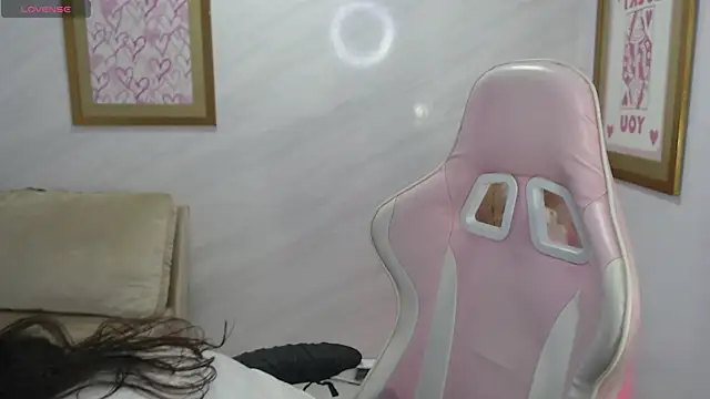 Snapshot of _mila_sweet_v chatting on January 2025 07:43:01 PM mila sweet v online show from January 2025 07:43:01 PM