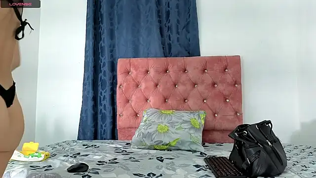 alissonandamy online show from May 2026 12:10:01 PM