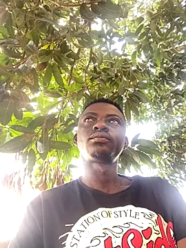 Snapshot of BigBrotherFreak chatting on October 2025 03:31:02 PM BigBrotherFreak online show from October 2025 03:31:02 PM