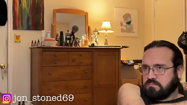 Snapshot of Seraph_De_La_Luna chatting on May 2026 01:33:01 AM Seraph De La Luna online show from May 2026 01:33:01 AM