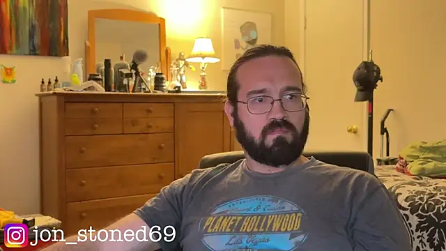 Snapshot of Seraph_De_La_Luna chatting on May 2026 01:15:02 PM Seraph De La Luna online show from May 2026 01:15:02 PM