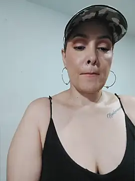 Snapshot of Miss_Agatha chatting on April 2026 12:13:02 AM Miss Agatha online show from April 2026 12:13:02 AM