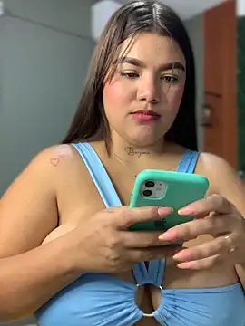 Snapshot of Michellesexxy chatting on January 2025 04:06:01 AM Michellesexxy online show from January 2025 04:06:01 AM