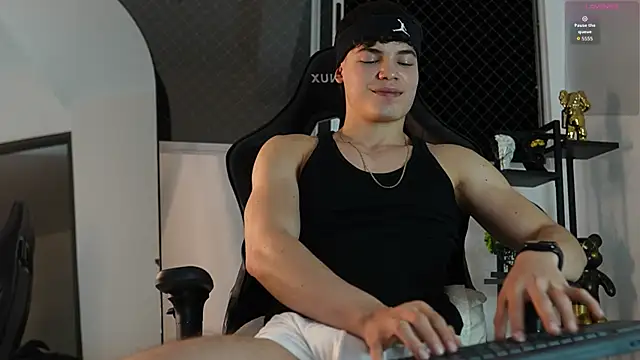 Max cortes1 online show from September 2025 01:39:02 AM