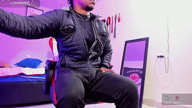 AlejoKhalifa  online show from October 2025 09:19:02 AM