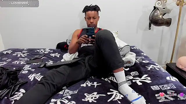 AlejoKhalifa  online show from October 2025 09:37:01 PM