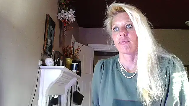 Glamazonx online show from September 2025 01:58:01 PM