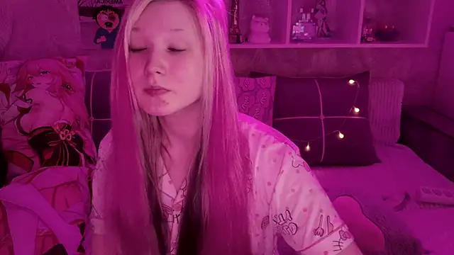 MeowkaKitty online show from April 2026 01:47:02 AM