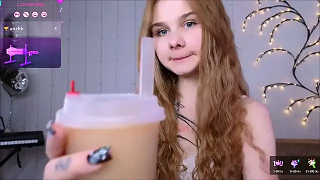 Snapshot of Britney_Lynch chatting on January 2025 08:43:01 PM Britney Lynch online show from January 2025 08:43:01 PM