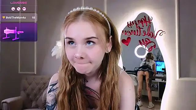 Snapshot of Britney_Lynch chatting on February 2025 09:04:02 PM Britney Lynch online show from February 2025 09:04:02 PM