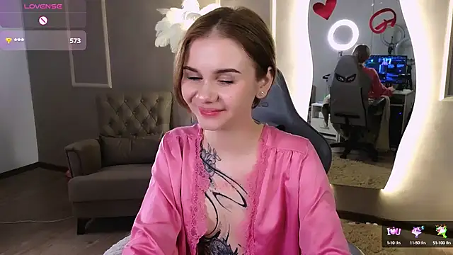 Snapshot of Britney_Lynch chatting on February 2025 03:11:02 AM Britney Lynch online show from February 2025 03:11:02 AM