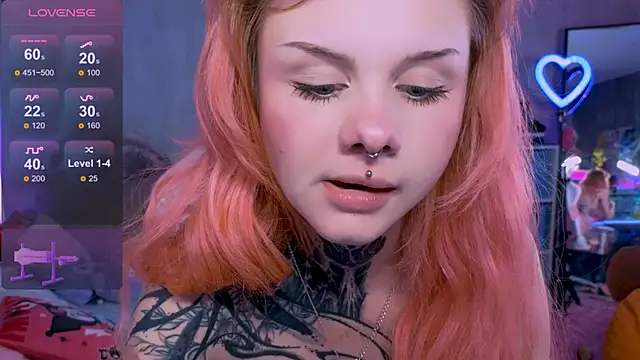 Snapshot of Britney_Lynch chatting on September 2025 07:59:02 PM Britney Lynch online show from September 2025 07:59:02 PM