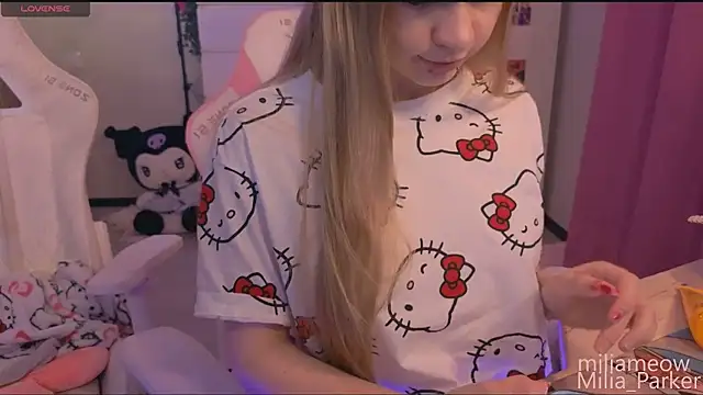 Snapshot of Britney_Lynch chatting on October 2025 03:07:02 AM Britney Lynch online show from October 2025 03:07:02 AM