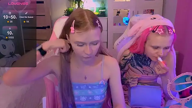 Snapshot of Britney_Lynch chatting on October 2025 01:20:02 AM Britney Lynch online show from October 2025 01:20:02 AM