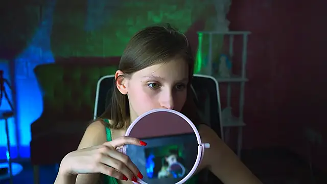 EllaHorton online show from March 2025 12:45:01 PM