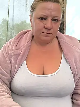 jusichka online show from May 2026 03:19:02 PM