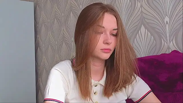 Snapshot of CharryClim chatting on October 2025 04:19:02 AM CharryClim online show from October 2025 04:19:02 AM