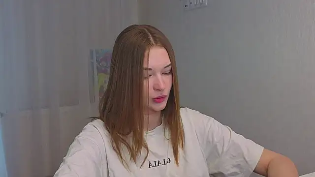 Snapshot of CharryClim chatting on October 2025 04:20:01 AM CharryClim online show from October 2025 04:20:01 AM