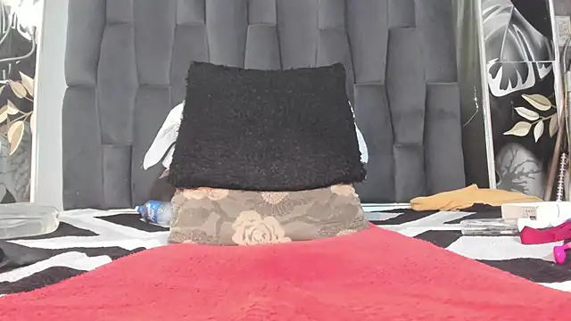 Snapshot of hot_milkbitch chatting on September 2025 04:25:02 AM hot milkbitch online show from September 2025 04:25:02 AM