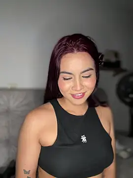 Snapshot of Zarah_Blare chatting on January 2025 11:19:01 PM Zarah Blare online show from January 2025 11:19:01 PM