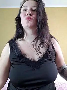 AlexaLexie online show from September 2025 07:01:01 AM