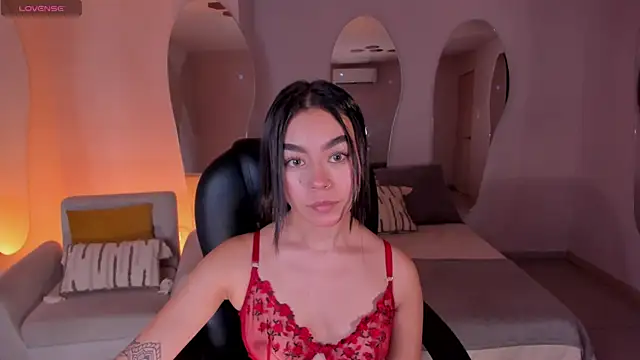 Snapshot of GigiLee_ chatting on December 2024 11:51:01 PM GigiLee online show from December 2024 11:51:01 PM