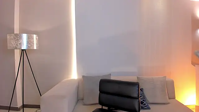 Snapshot of GigiLee_ chatting on January 2025 02:16:02 AM GigiLee online show from January 2025 02:16:02 AM