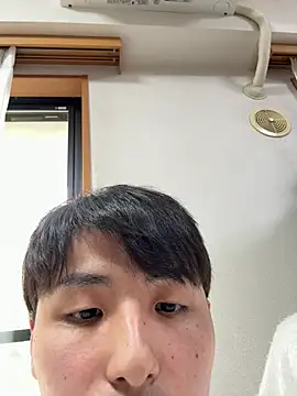 Snapshot of yutaro0211 chatting on May 2026 04:32:02 AM yutaro0211 online show from May 2026 04:32:02 AM