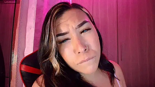 leahtemptation3 online show from March 2026 04:50:01 AM