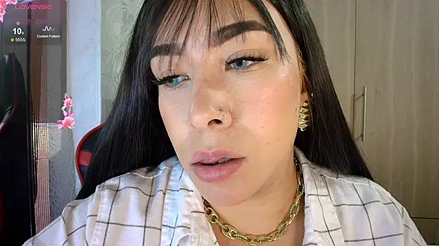 leahtemptation3 online show from May 2026 11:23:04 PM